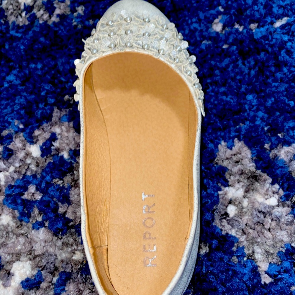 Silver flower pearl flats